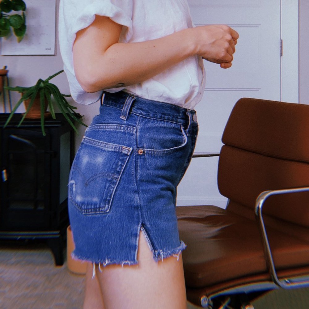 Vintage Levi’s 501 cutoff jean shorts, size 26